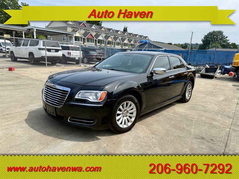 Used 2014 Chrysler 300 RWD image 1