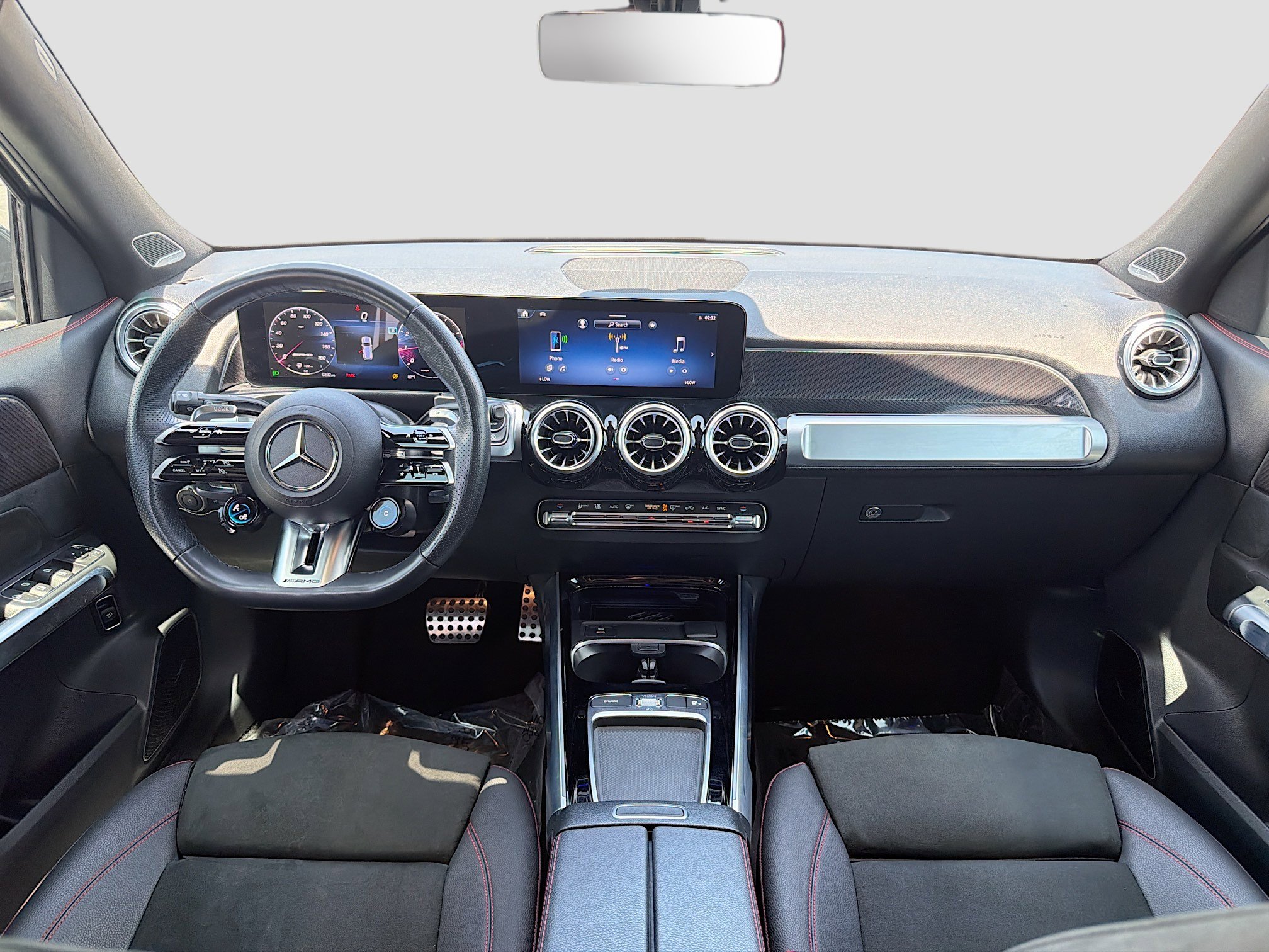 Used 2025 Mercedes-Benz GLB 35 AMG 4MATIC image 16