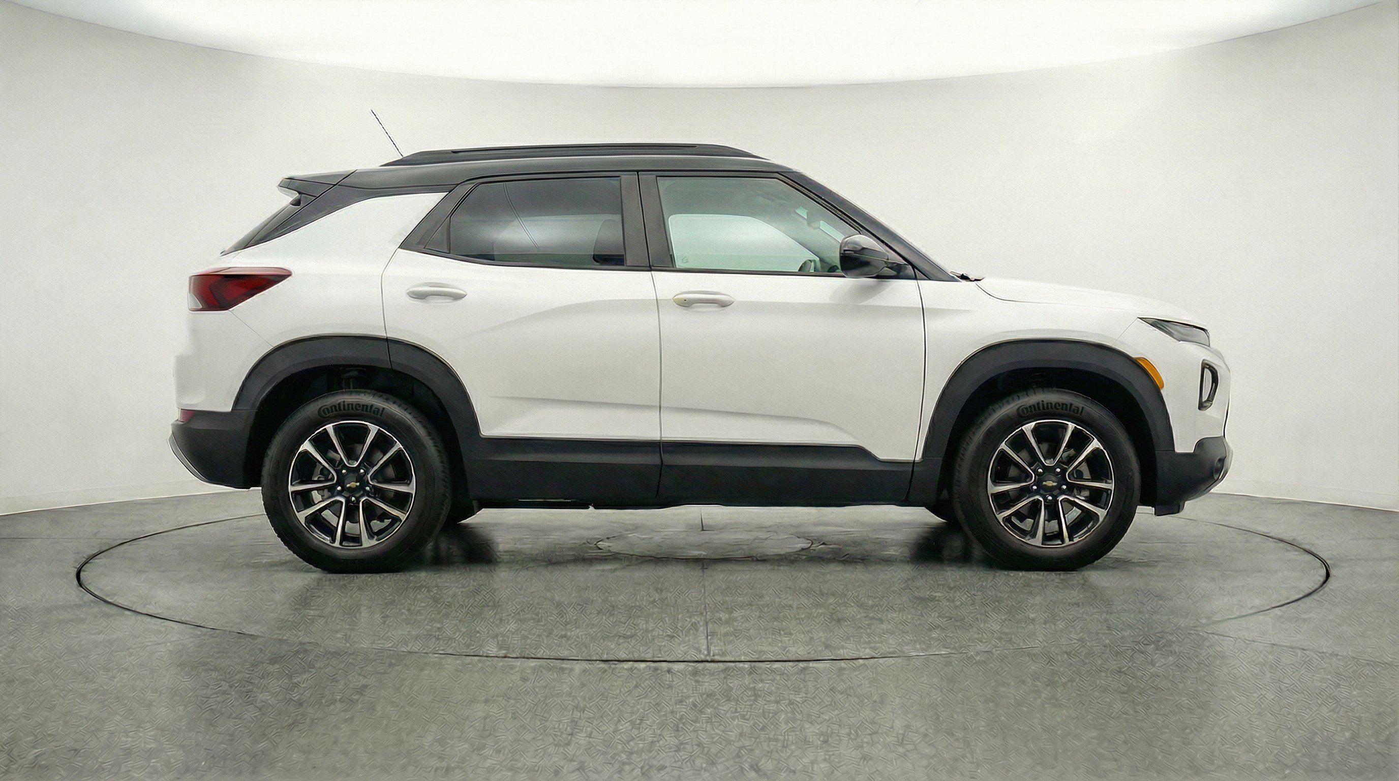 Used 2025 Chevrolet TrailBlazer LT FWD image 11
