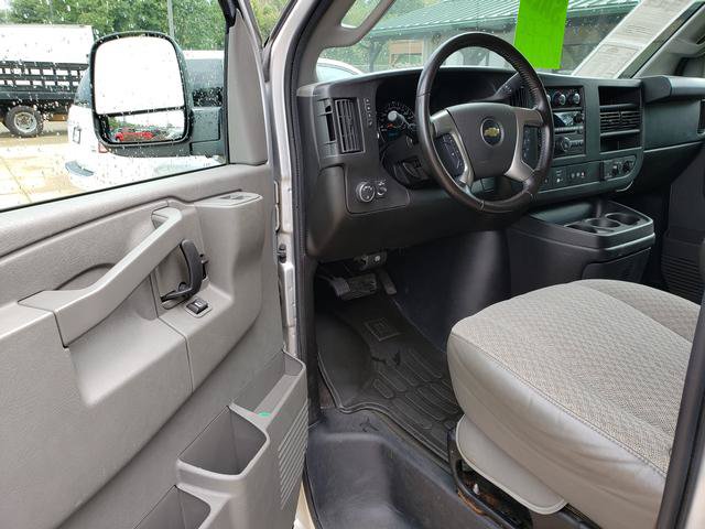 Used 2016 Chevrolet Express 2500 LS RWD image 10