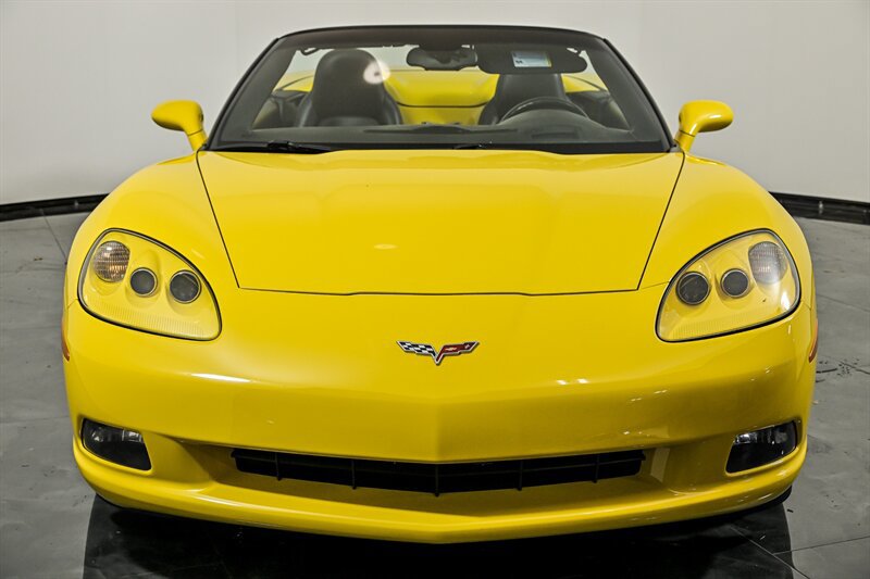 Used 2006 Chevrolet Corvette Convertible w/ Preferred Equipment Group RWD image 4