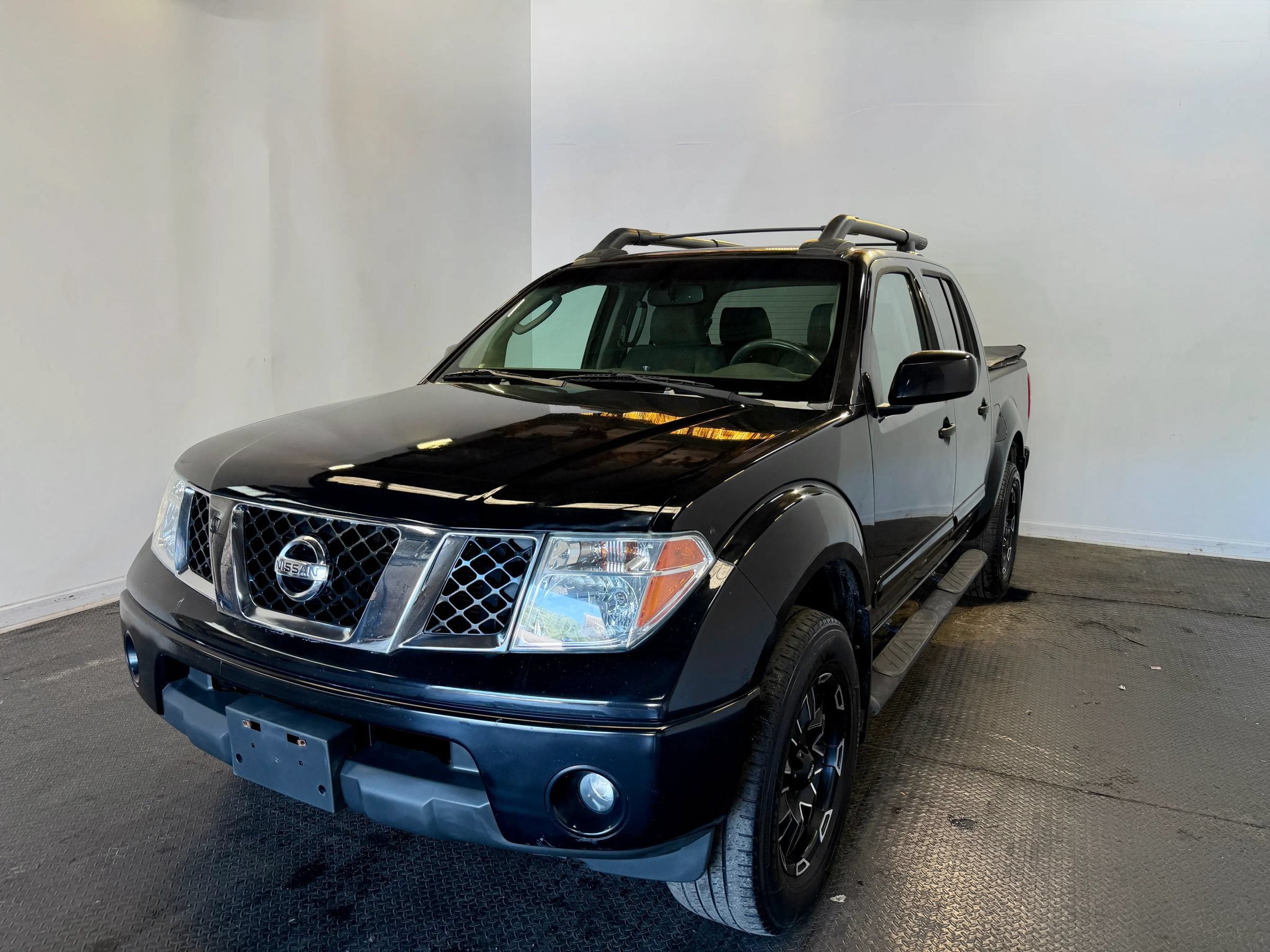 Used 2008 Nissan Frontier LE AWD/4WD image 2