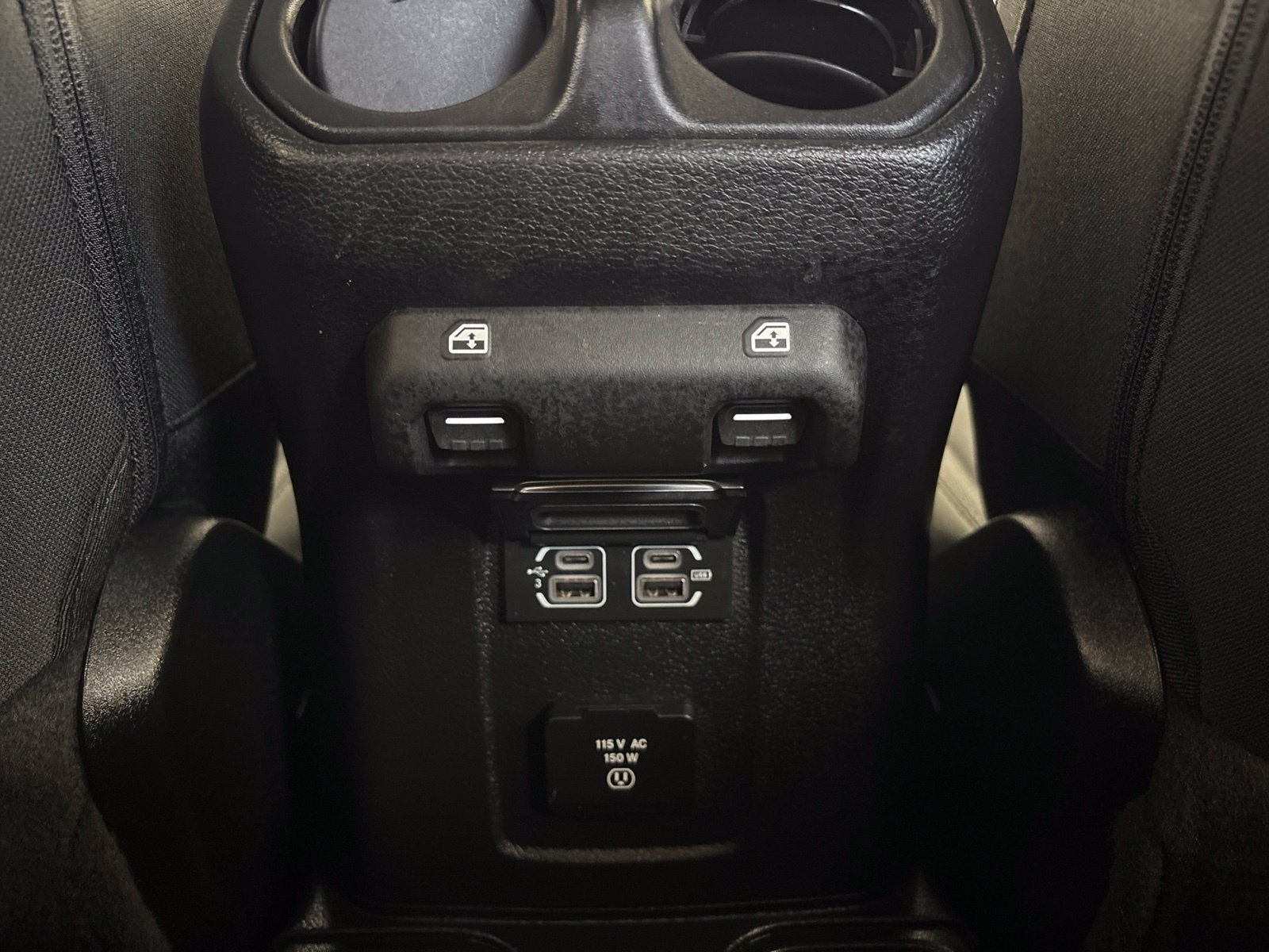 Used 2020 Jeep Wrangler Unlimited Sahara w/ Cold Weather Group AWD/4WD image 18