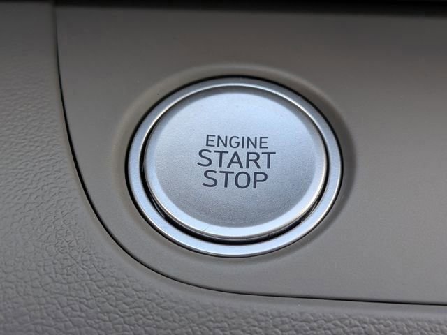 Certified 2025 Hyundai Elantra SEL FWD image 28