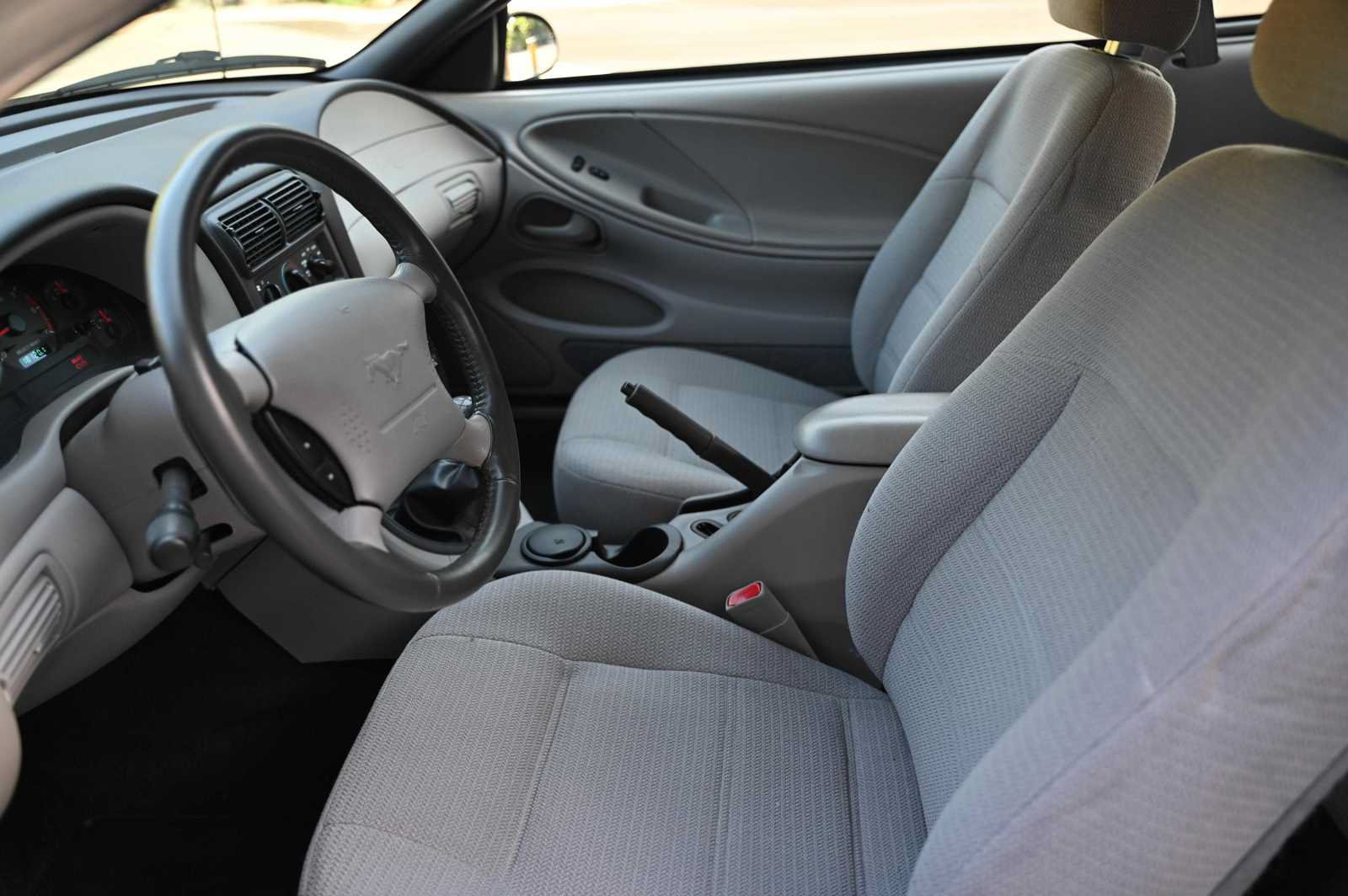 Used 2000 Ford Mustang Coupe RWD image 16