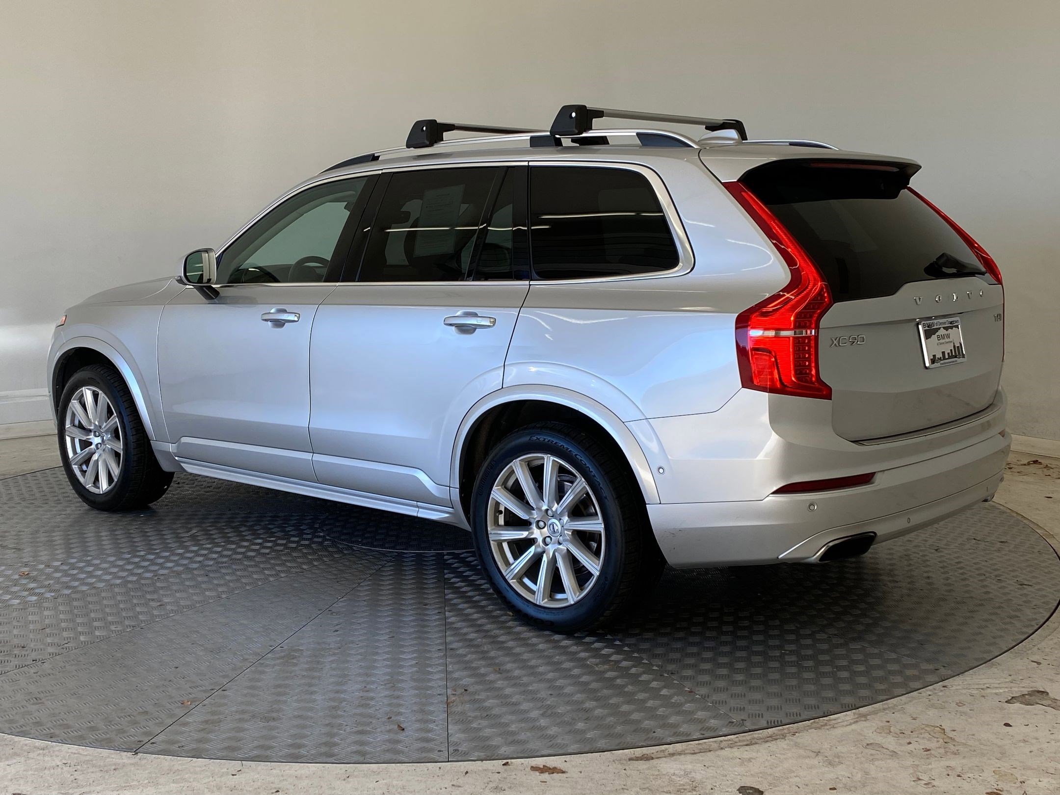 Used 2017 Volvo XC90 T6 Momentum w/ Vision Package image 3
