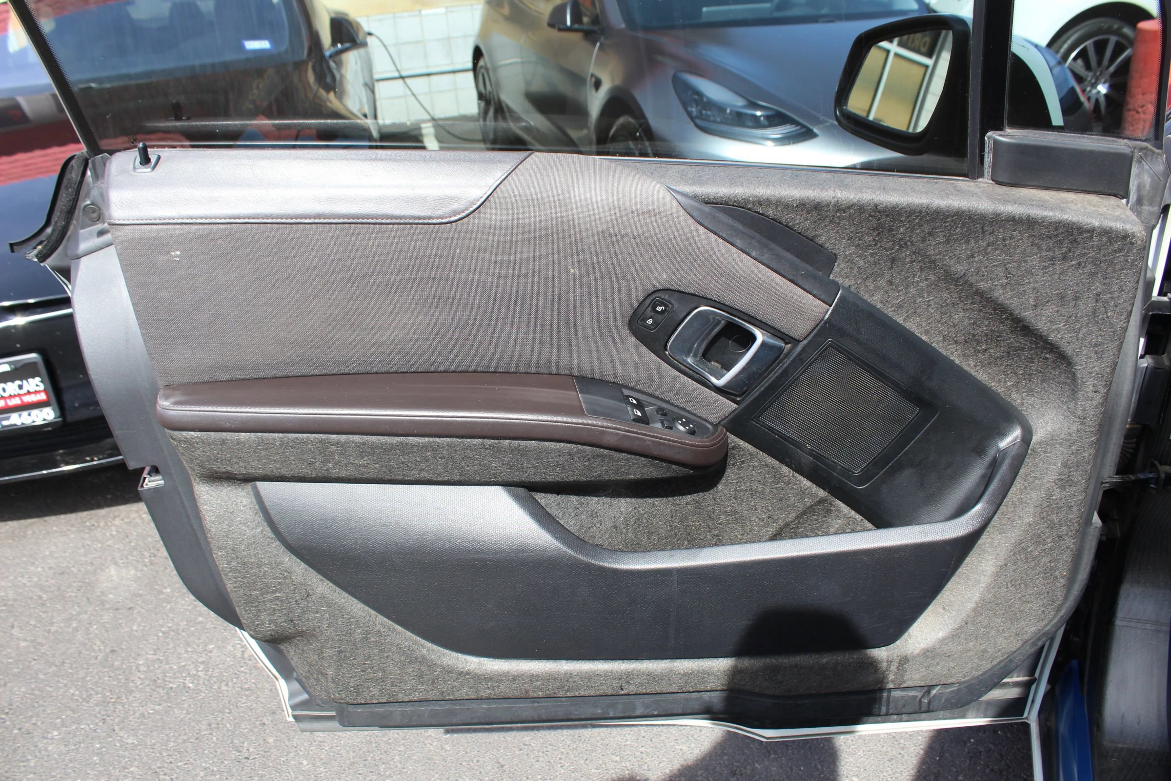 Used 2014 BMW i3 w/ Range Extender image 5