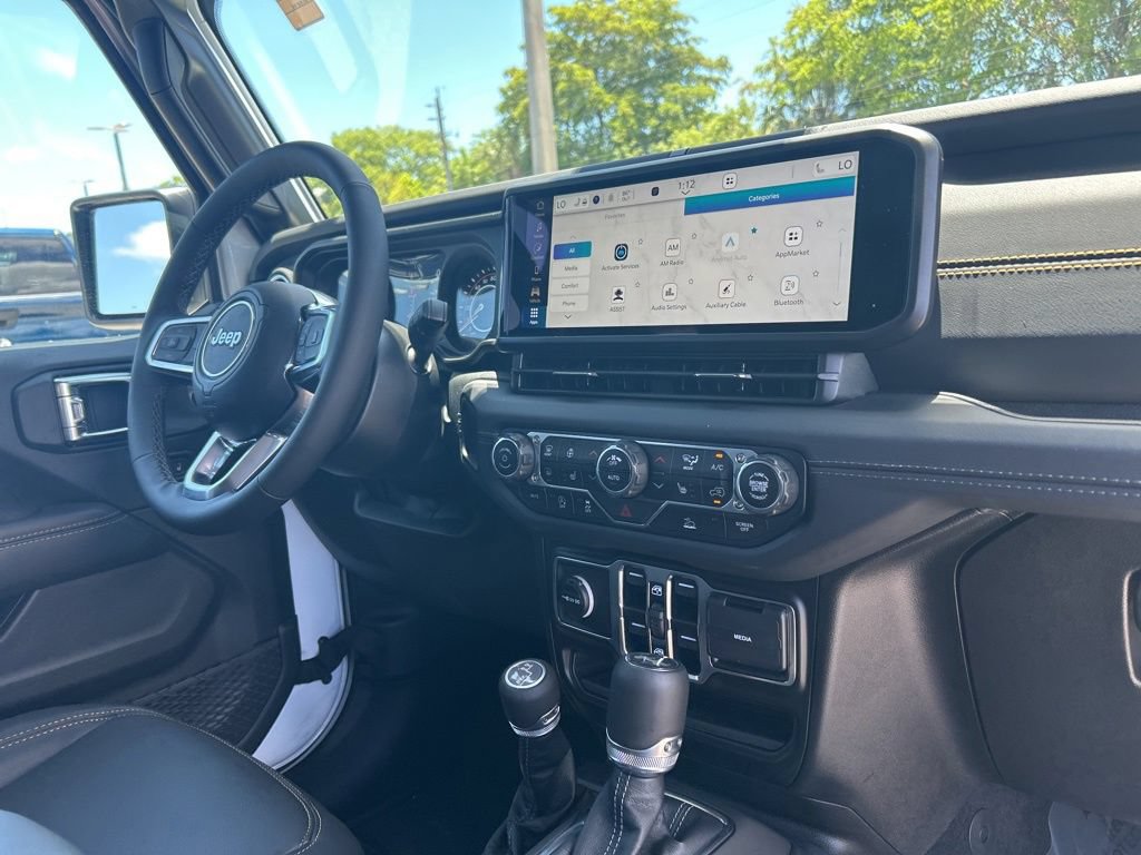 Certified 2025 Jeep Wrangler Unlimited Sahara AWD/4WD image 27
