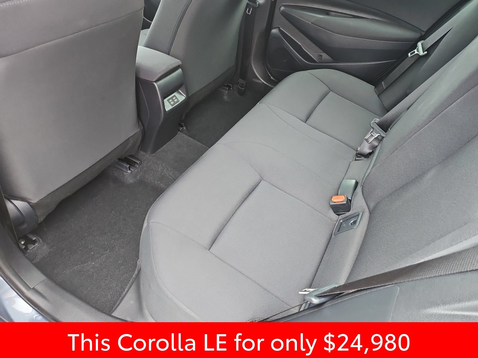 Used 2026 Toyota Corolla LE FWD image 33