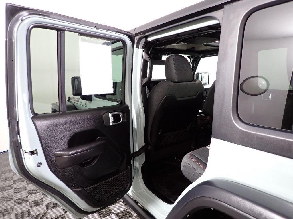 Used 2024 Jeep Wrangler Unlimited Rubicon AWD/4WD image 32