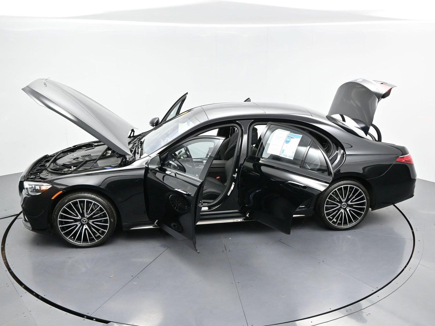 Used 2024 Mercedes-Benz S 580 4MATIC Sedan image 40