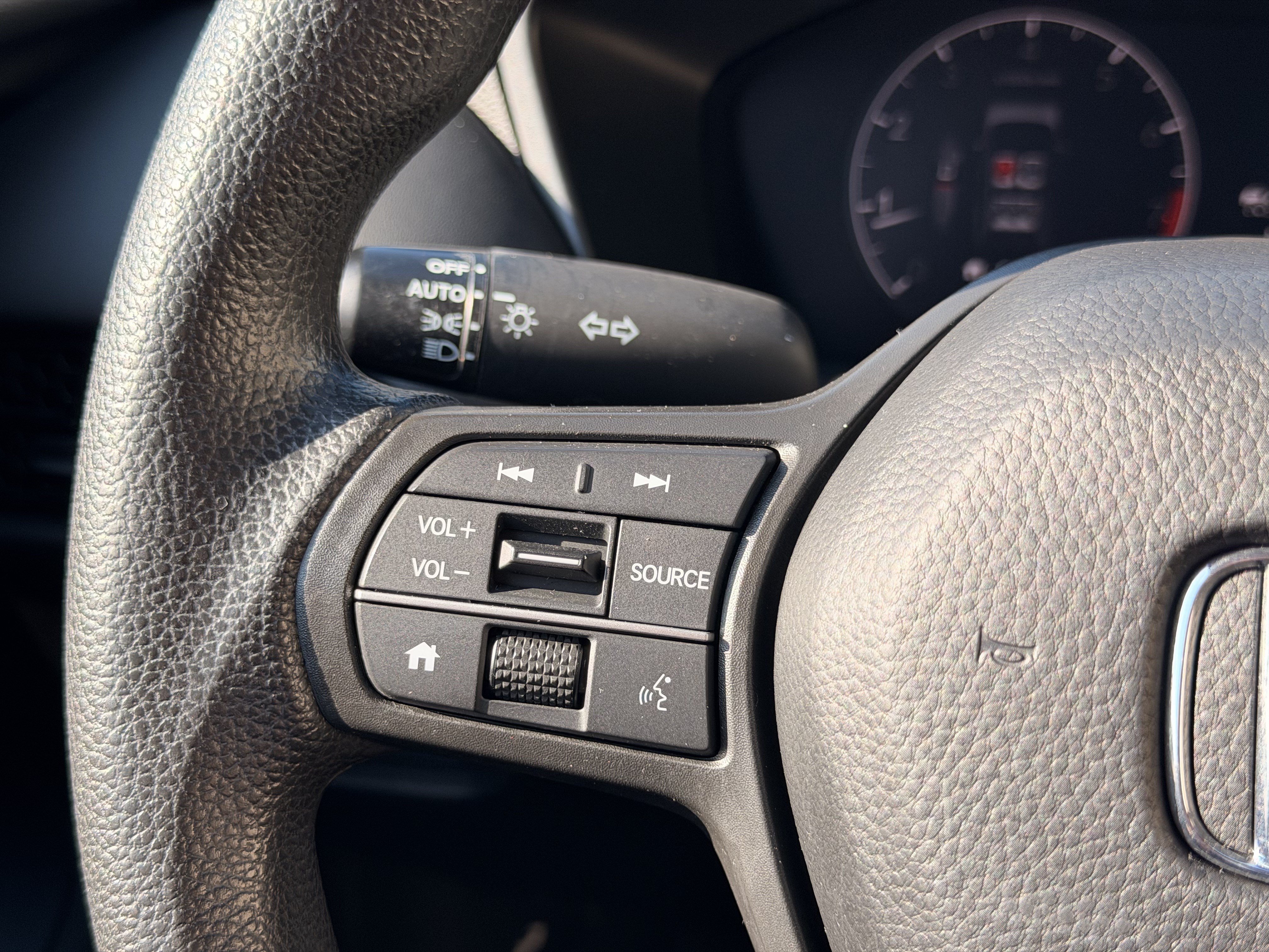 Used 2023 Honda HR-V LX image 24