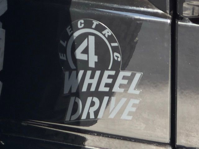 Used 2024 Jeep Wrangler Unlimited image 16