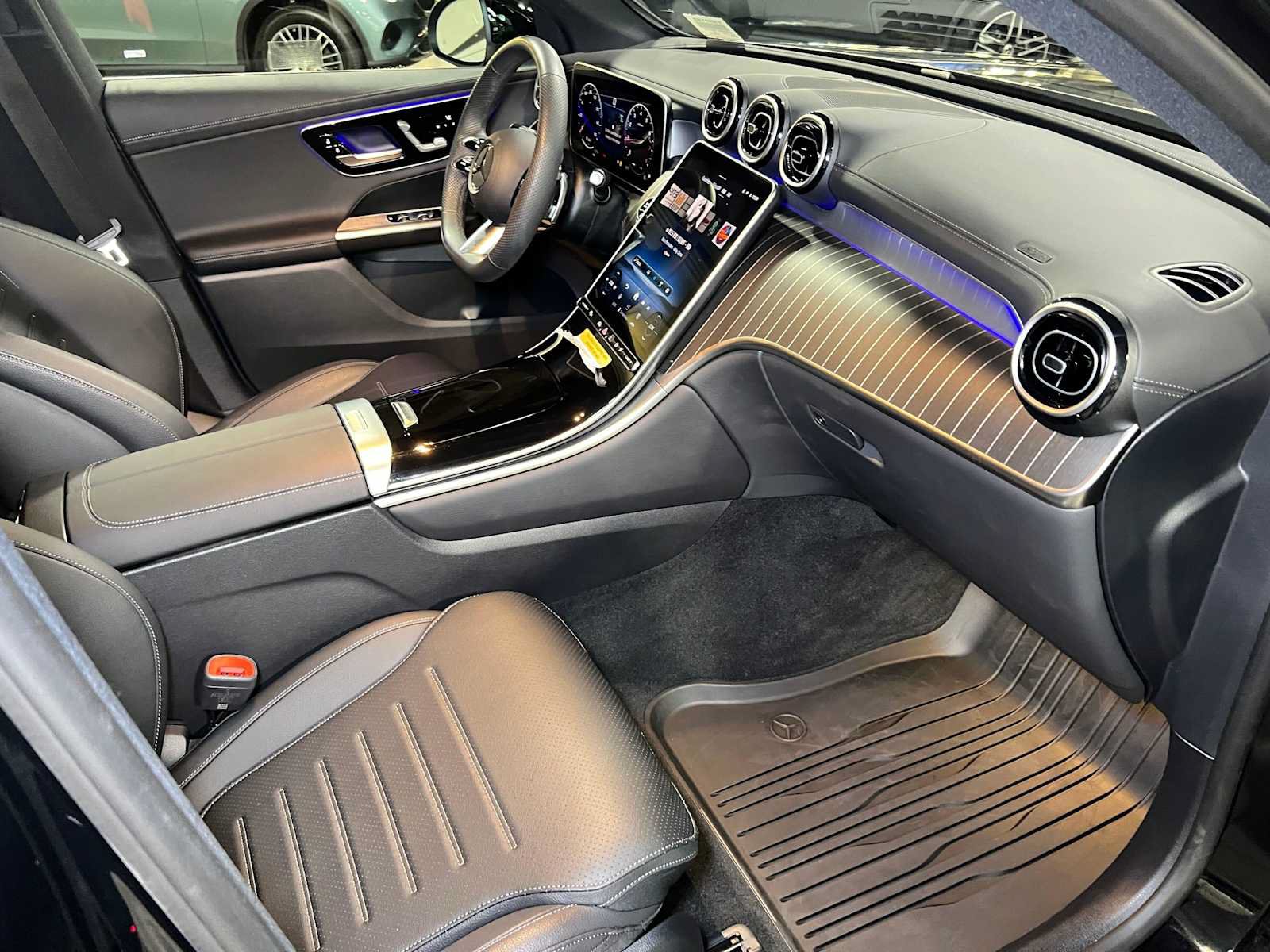 Certified 2026 Mercedes-Benz GLC 300 4MATIC image 11