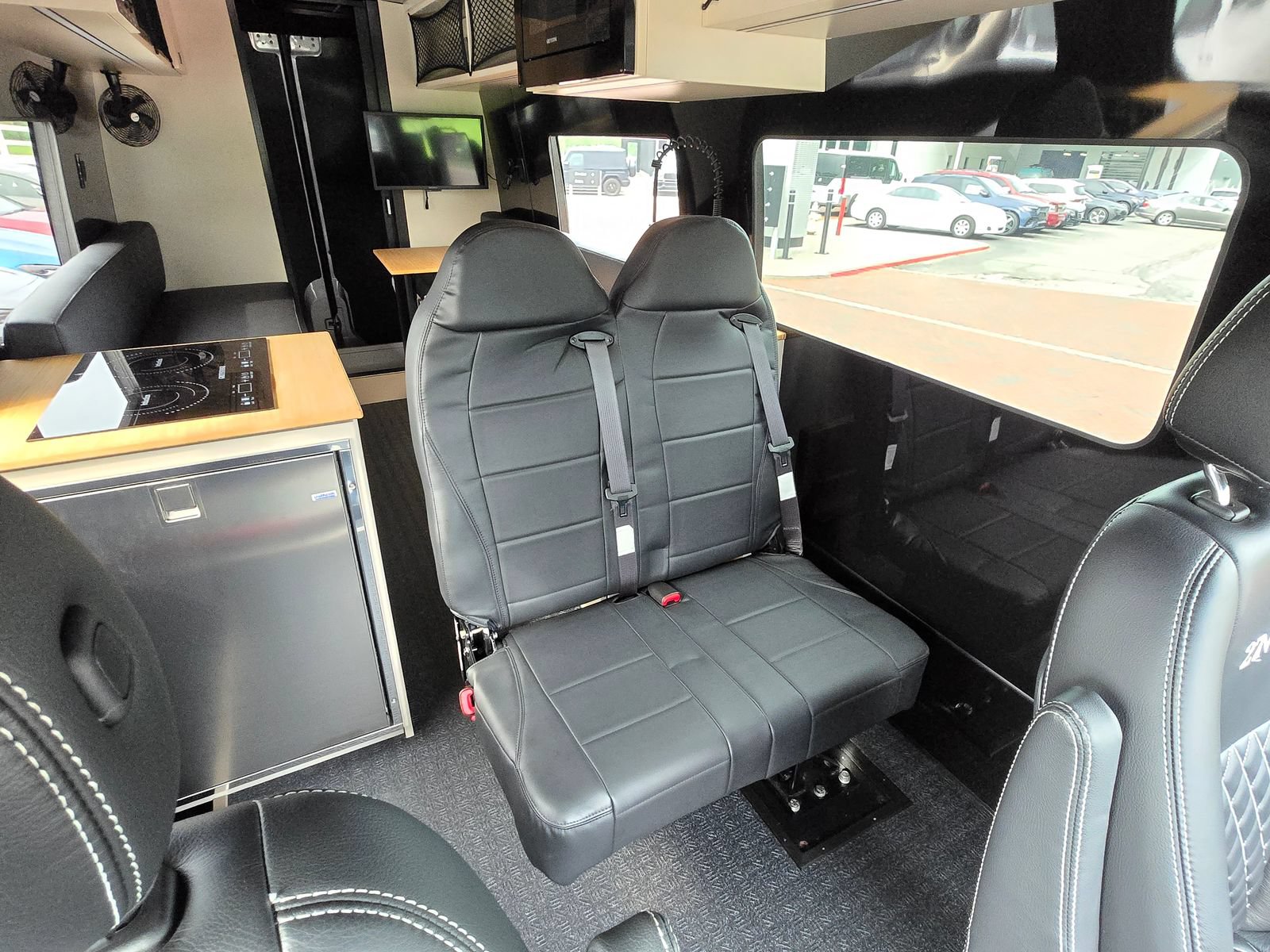 Used 2025 Mercedes-Benz Sprinter 2500 image 33
