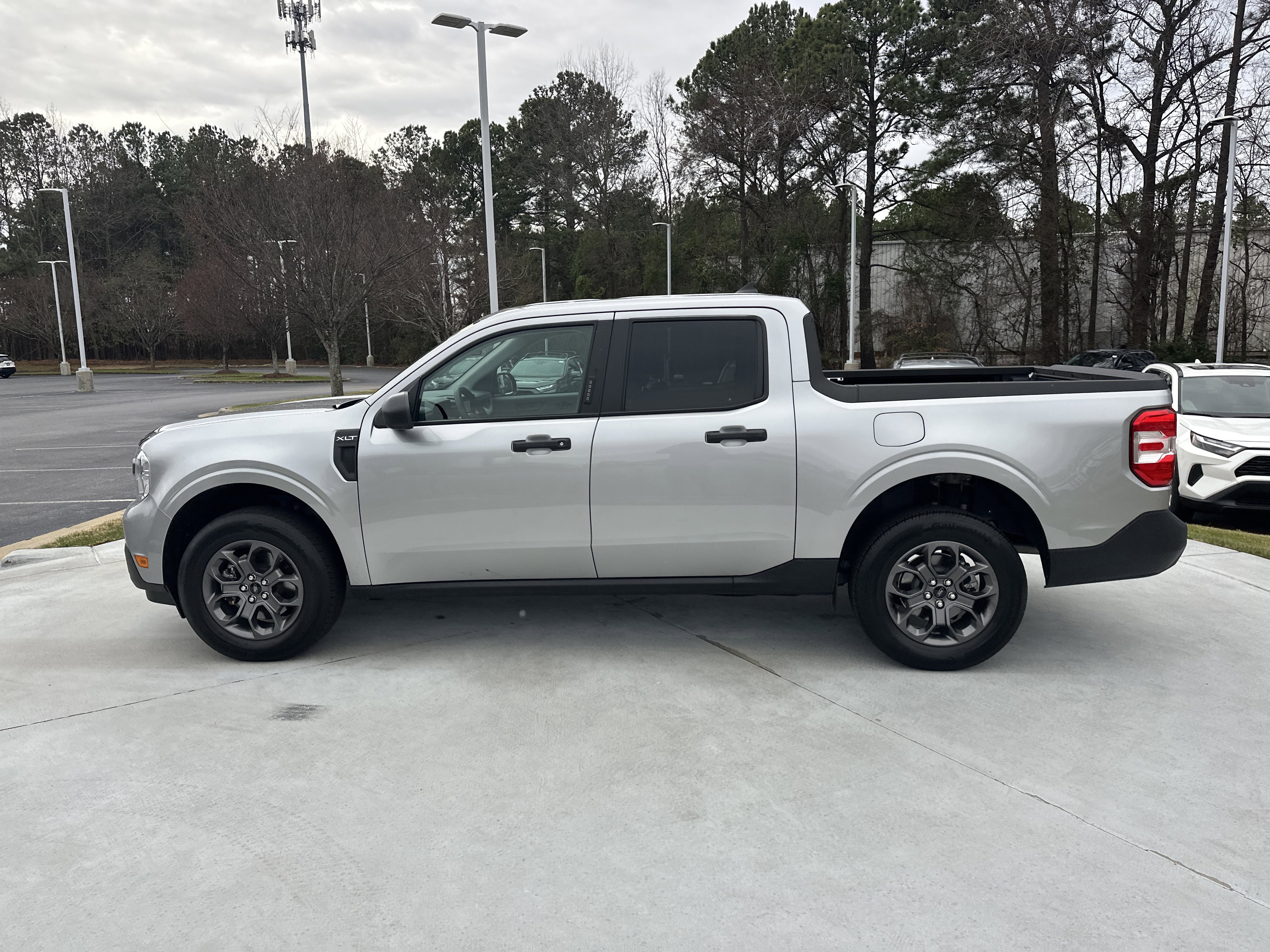 Used 2023 Ford Maverick XLT image 7