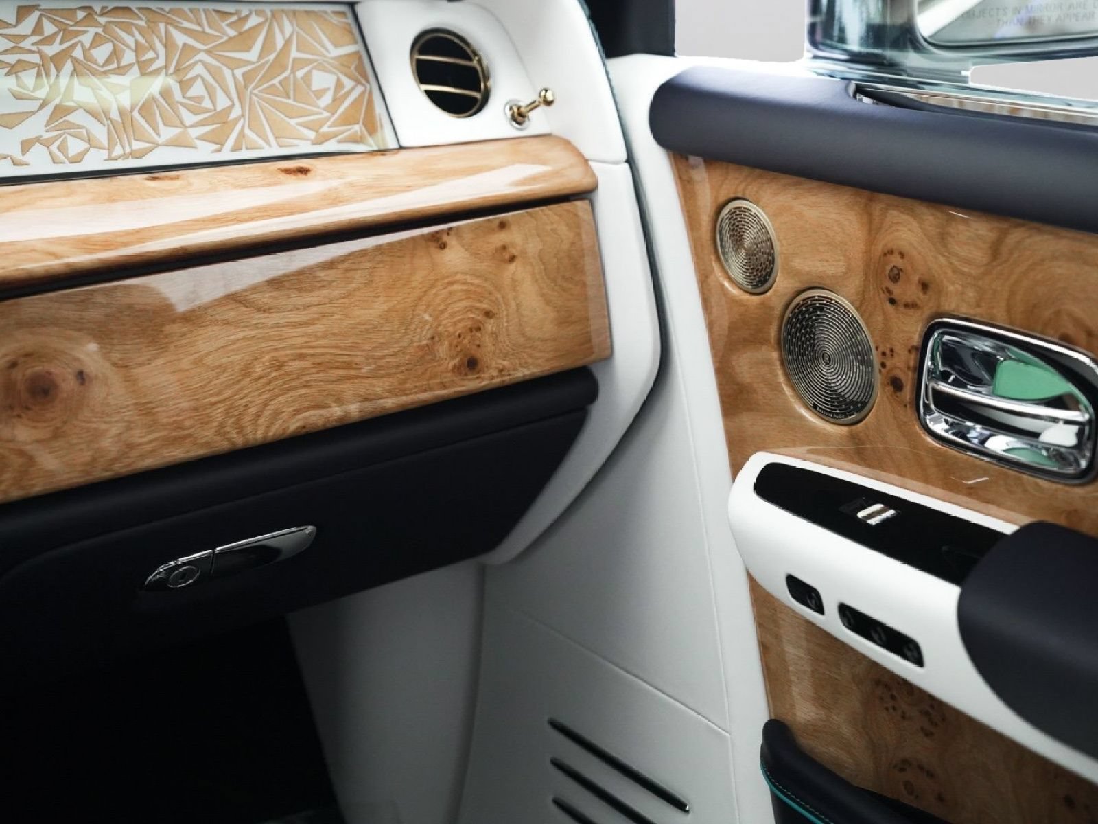 New 2026 Rolls-Royce Phantom Sedan RWD image 26