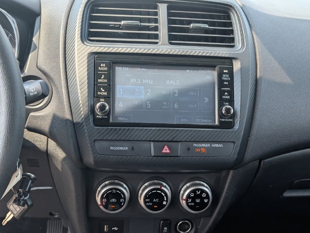 Used 2024 Mitsubishi Outlander Sport SE AWD/4WD image 19