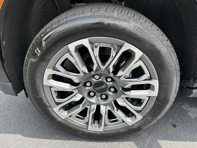 Used 2024 GMC Yukon XL Denali Ultimate image 32