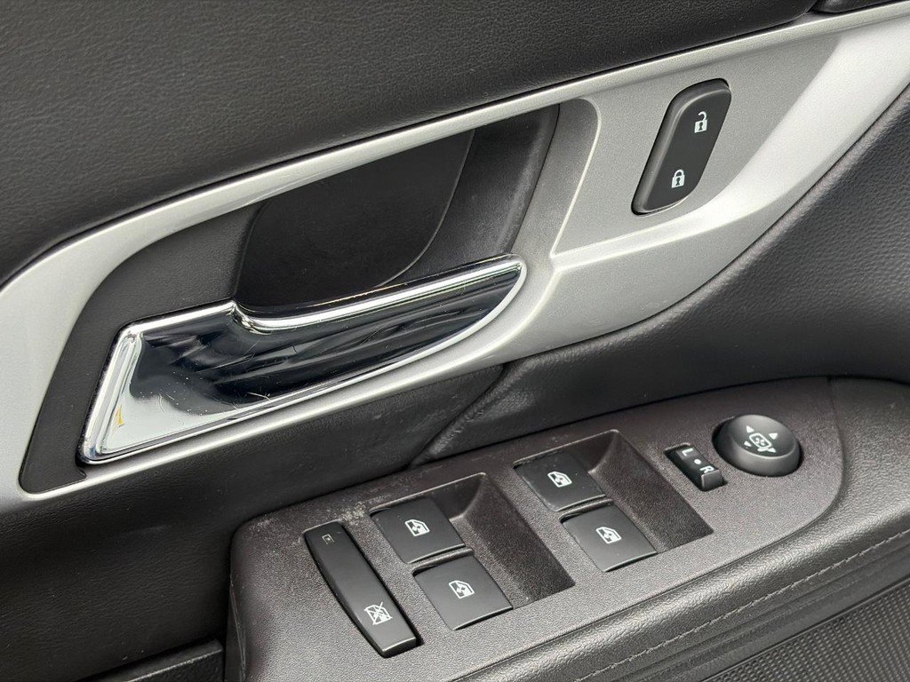 Used 2017 GMC Terrain SLE w/ Convenience Package image 21