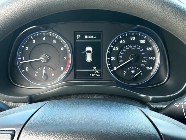 Used 2023 Hyundai Kona SE w/ Cargo Package FWD image 12