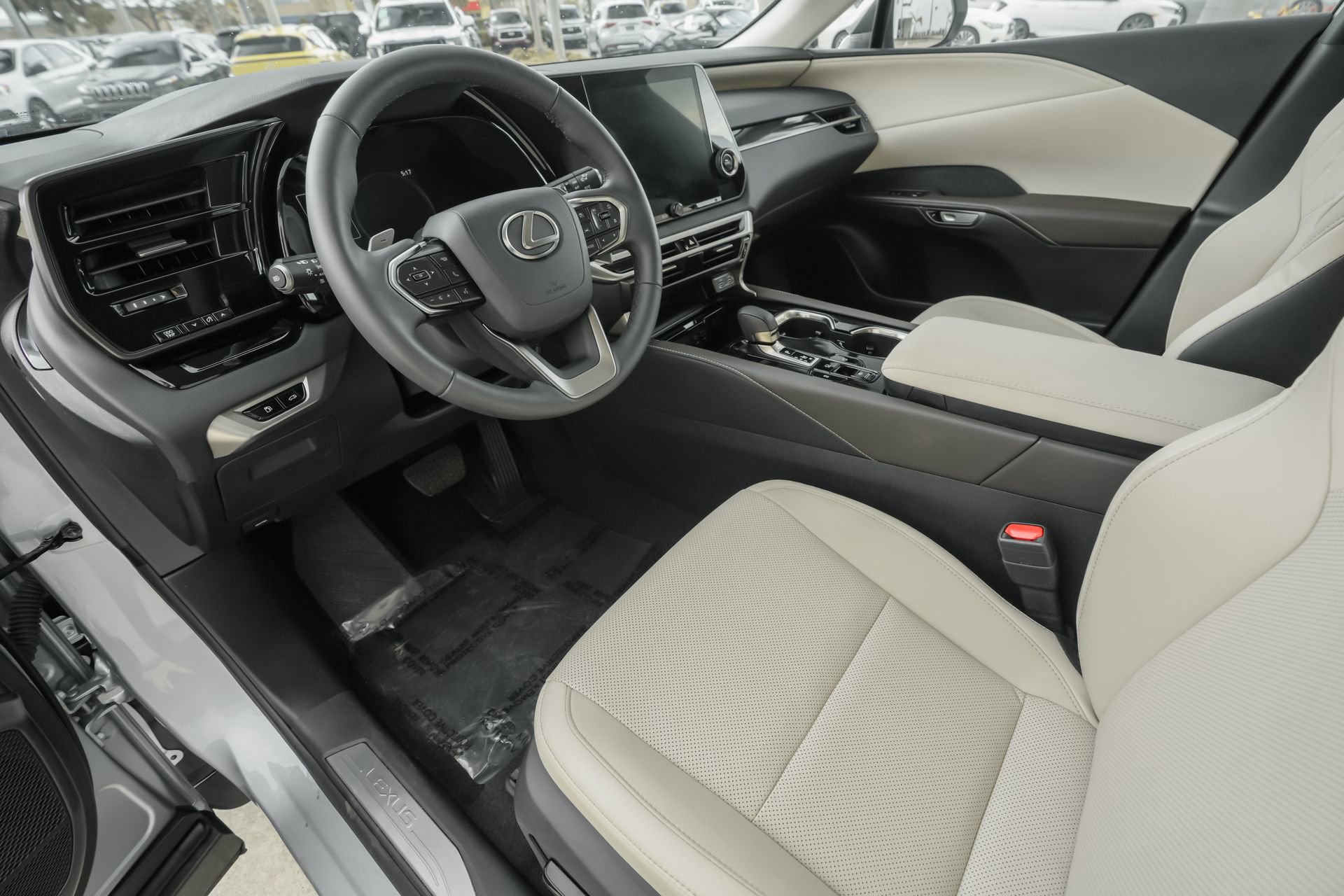 Used 2024 Lexus RX 350 FWD w/ Technology Package image 6
