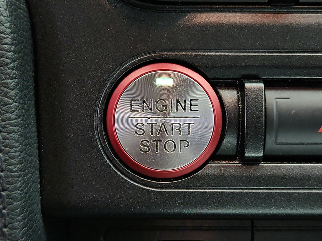 Used 2018 Ford Mustang Coupe RWD image 15