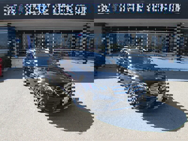 Used 2017 Mercedes-Benz E 400 4MATIC Wagon image 1