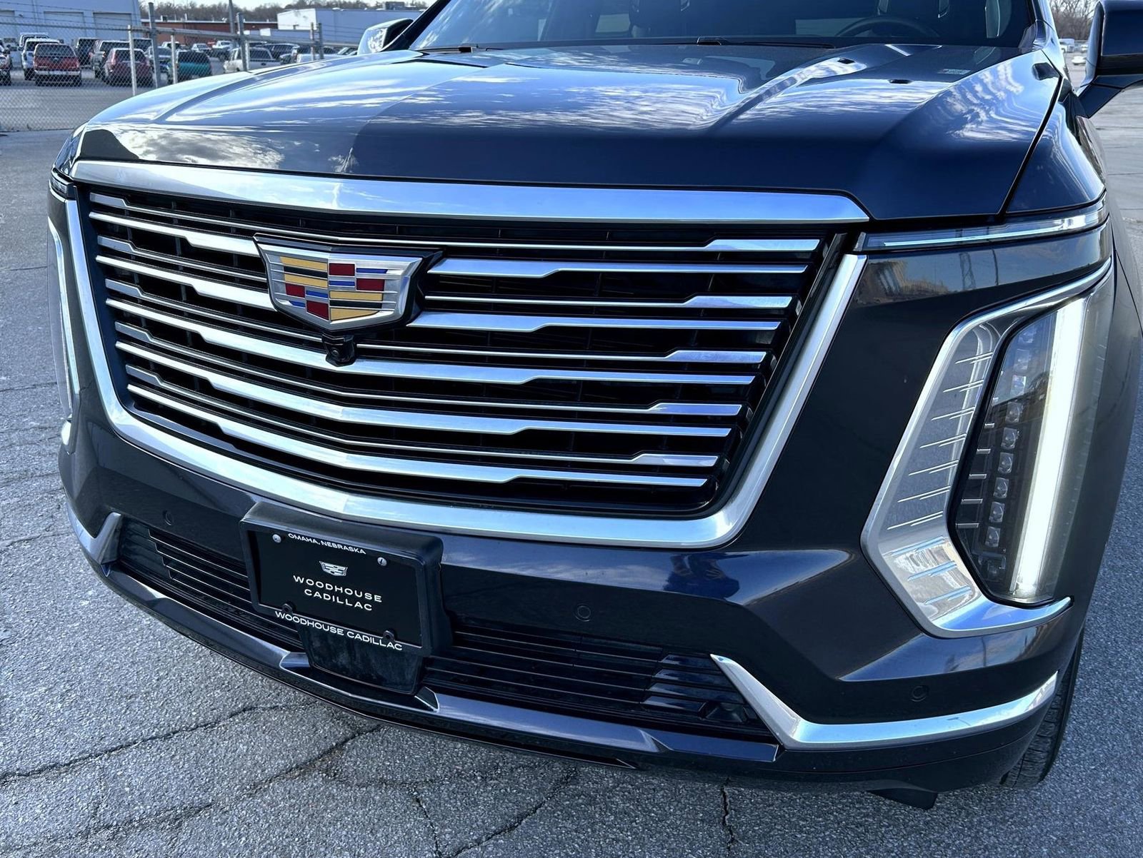 Certified 2025 Cadillac Escalade ESV Premium Luxury Platinum image 9