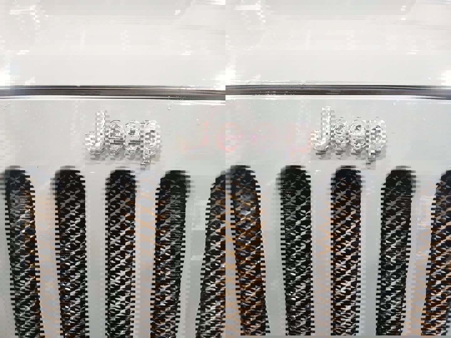 Used 2014 Jeep Wrangler Unlimited Rubicon w/ Connectivity Group image 12