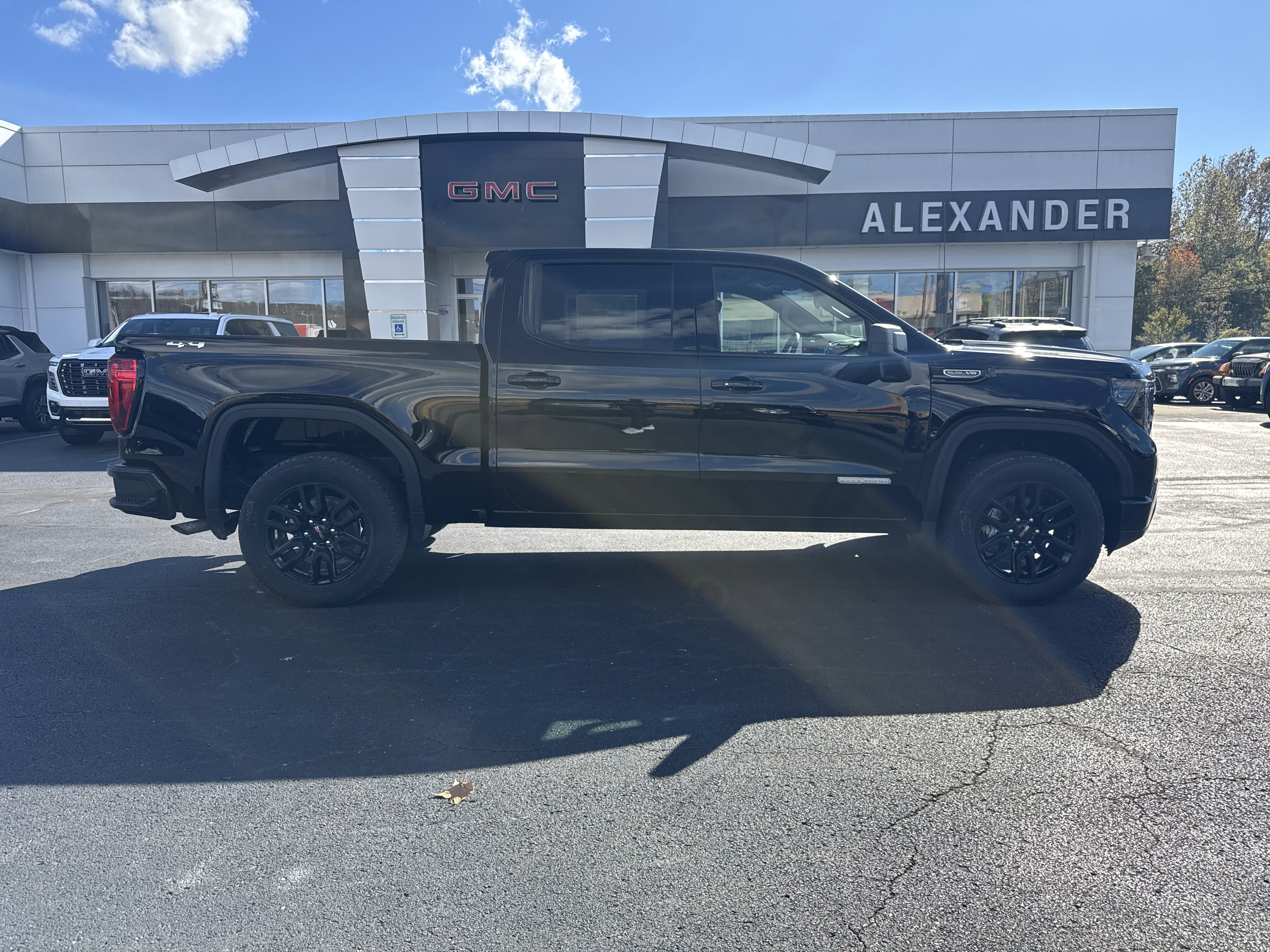 New 2026 GMC Sierra 1500 Elevation AWD/4WD image 2