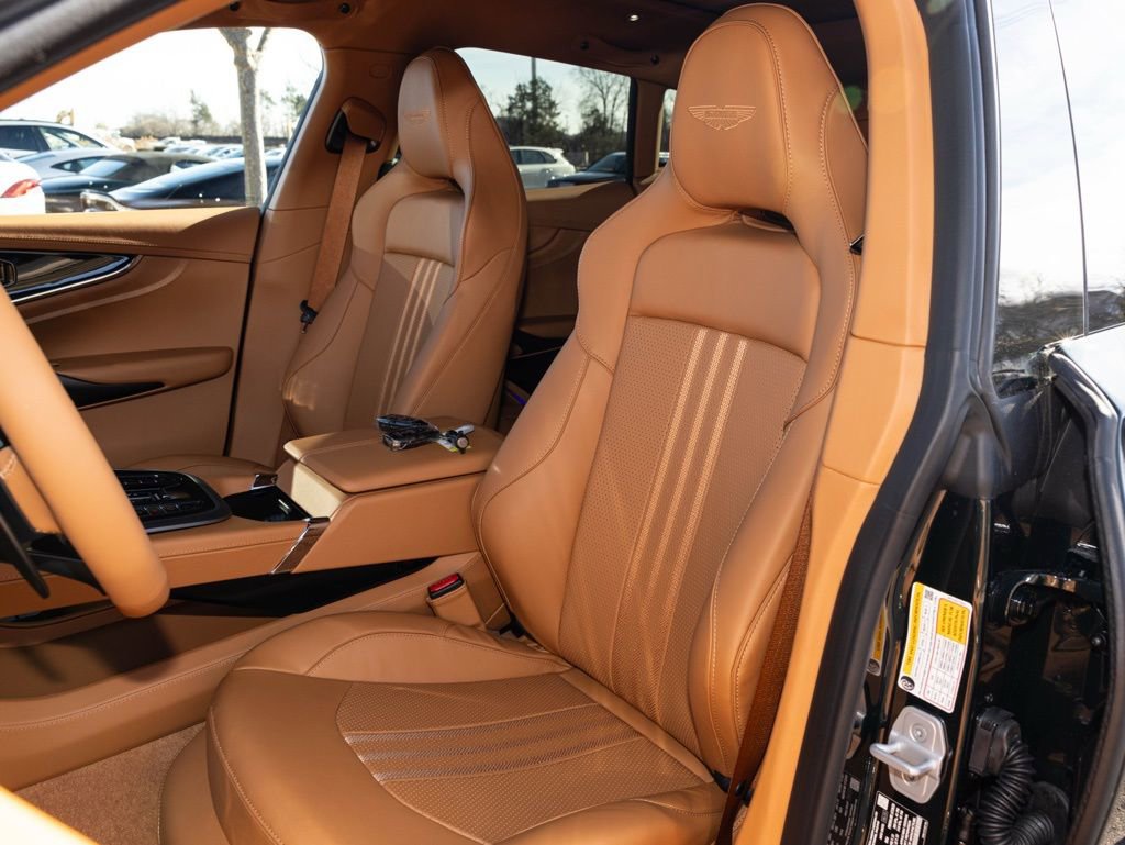 New 2026 Aston Martin DBX 707 image 3