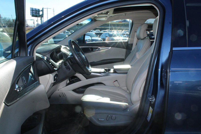 Used 2019 Lincoln Nautilus Reserve w/ Driver Assistance Package image 9