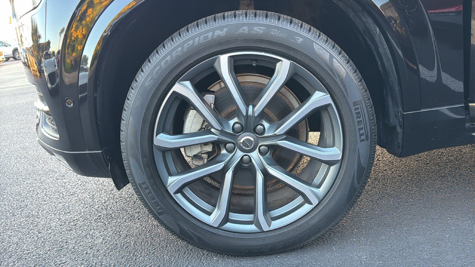 Used 2016 Volvo XC90 T6 Momentum w/ Momentum Plus Package AWD/4WD image 9