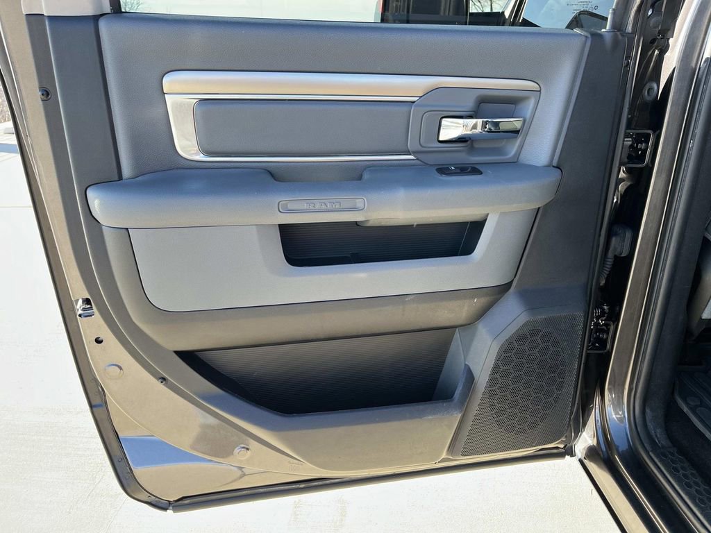 Used 2016 RAM 2500 Power Wagon w/ Luxury Group image 17