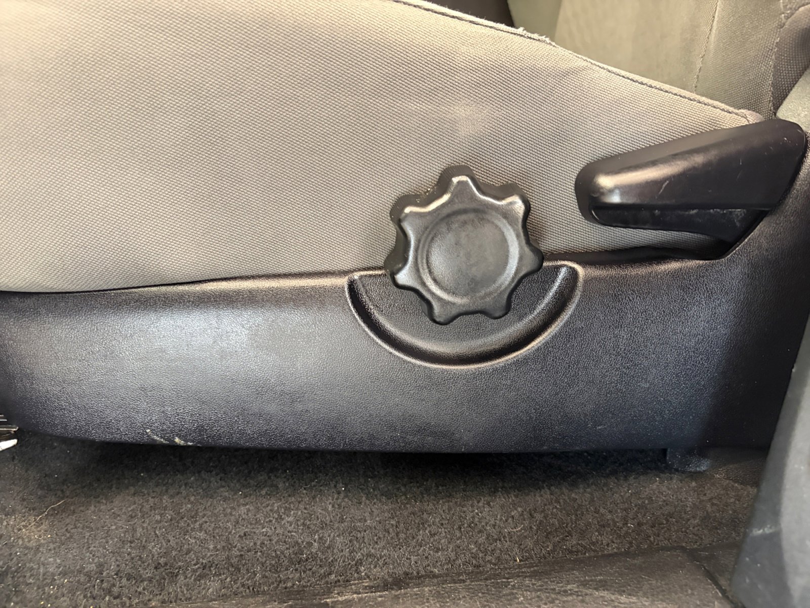 Used 2021 Toyota Tacoma SR RWD image 15