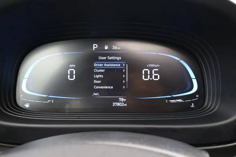 Used 2025 Hyundai Venue SEL FWD image 28