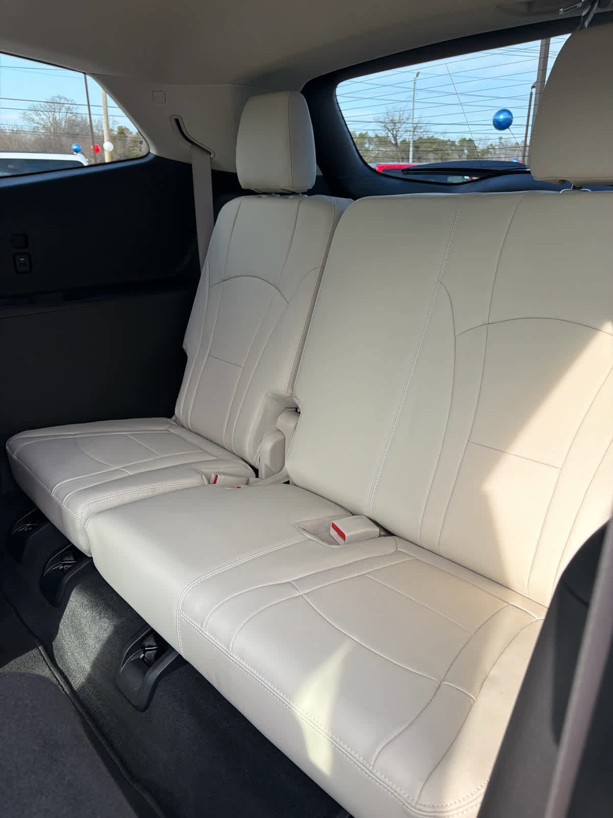 Used 2023 Buick Enclave Essence w/ Sound and Sites Package image 11