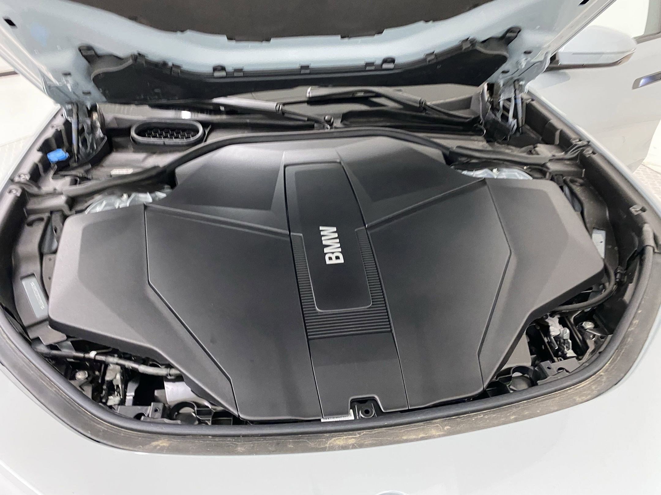 Used 2025 BMW i7 xDrive60 AWD/4WD image 37