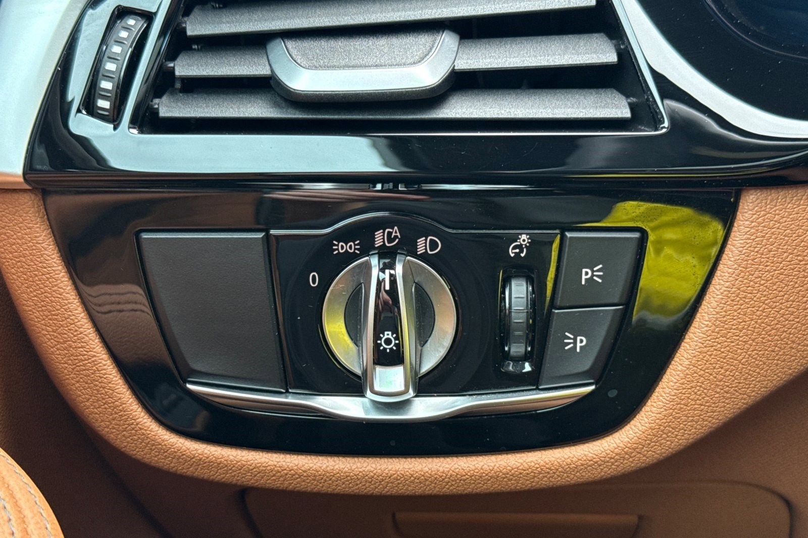 Certified 2023 BMW 530e w/ Premium Package image 36