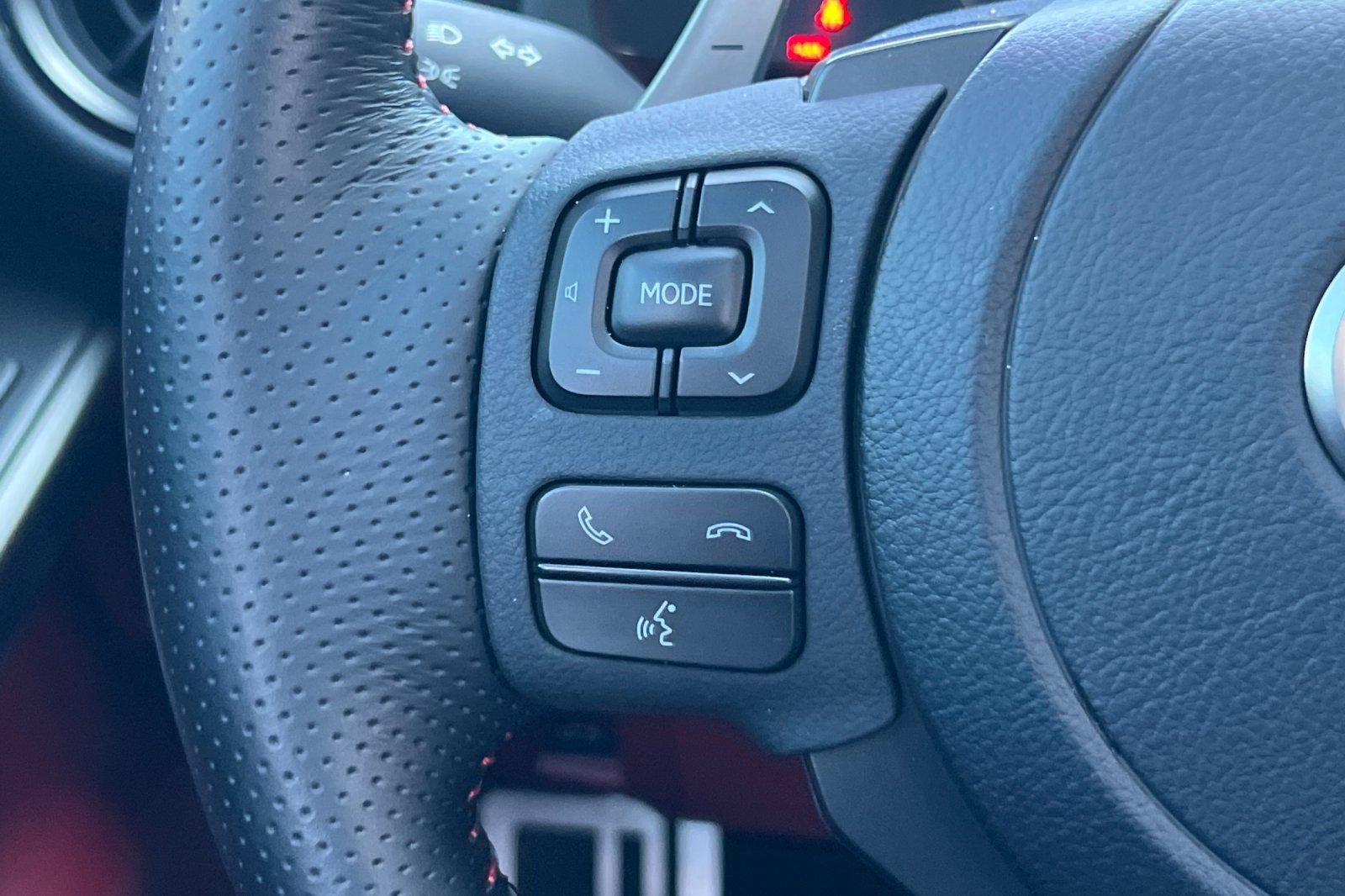 Used 2025 Lexus IS 350 F Sport RWD image 36