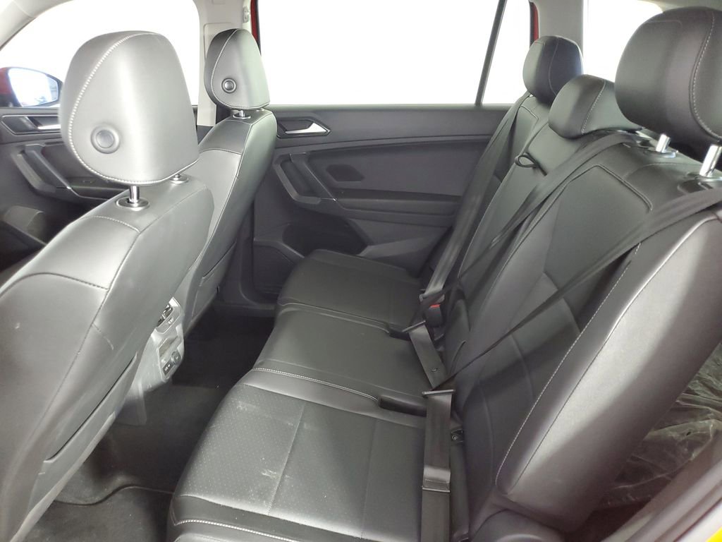 Used 2018 Volkswagen Tiguan SE FWD image 15