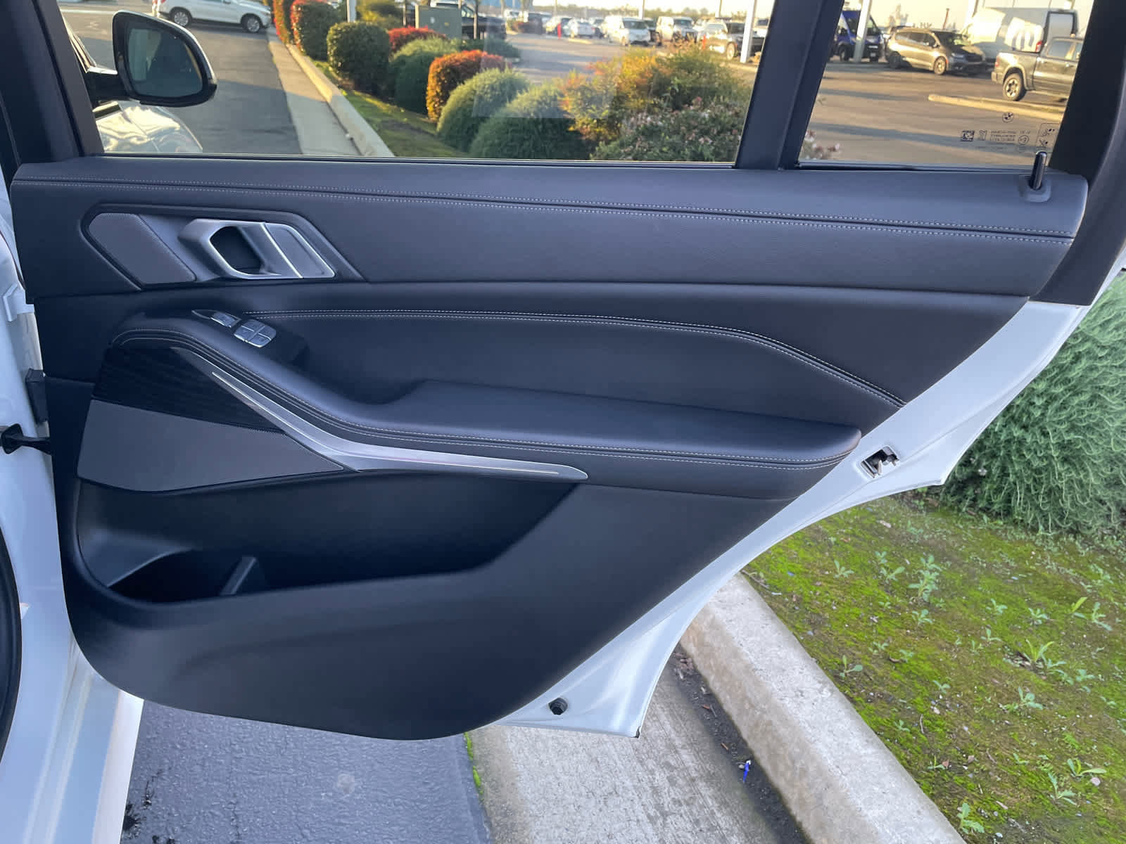 Used 2019 BMW X7 xDrive50i w/ M Sport Package image 19