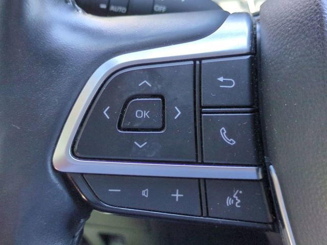 Used 2021 Toyota Highlander XSE FWD image 25