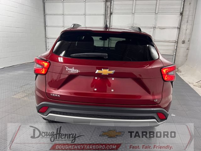 Used 2025 Chevrolet Trax LT FWD image 7