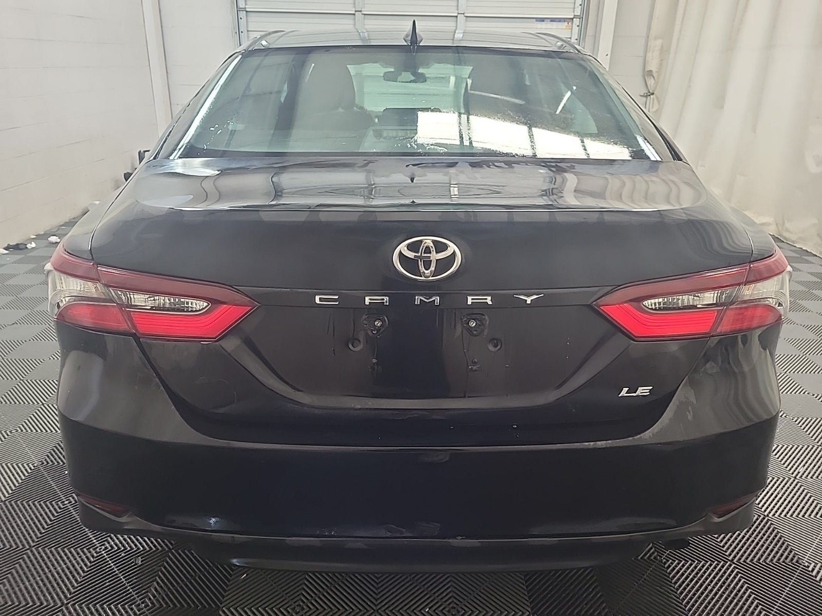 Used 2022 Toyota Camry LE FWD image 4