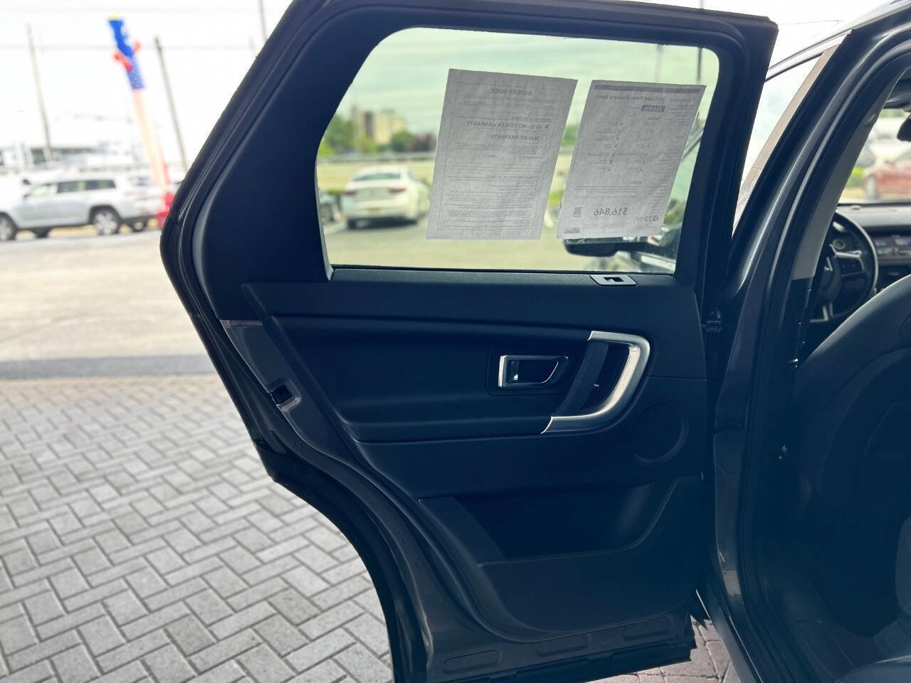 Used 2018 Land Rover Discovery Sport SE AWD/4WD image 43