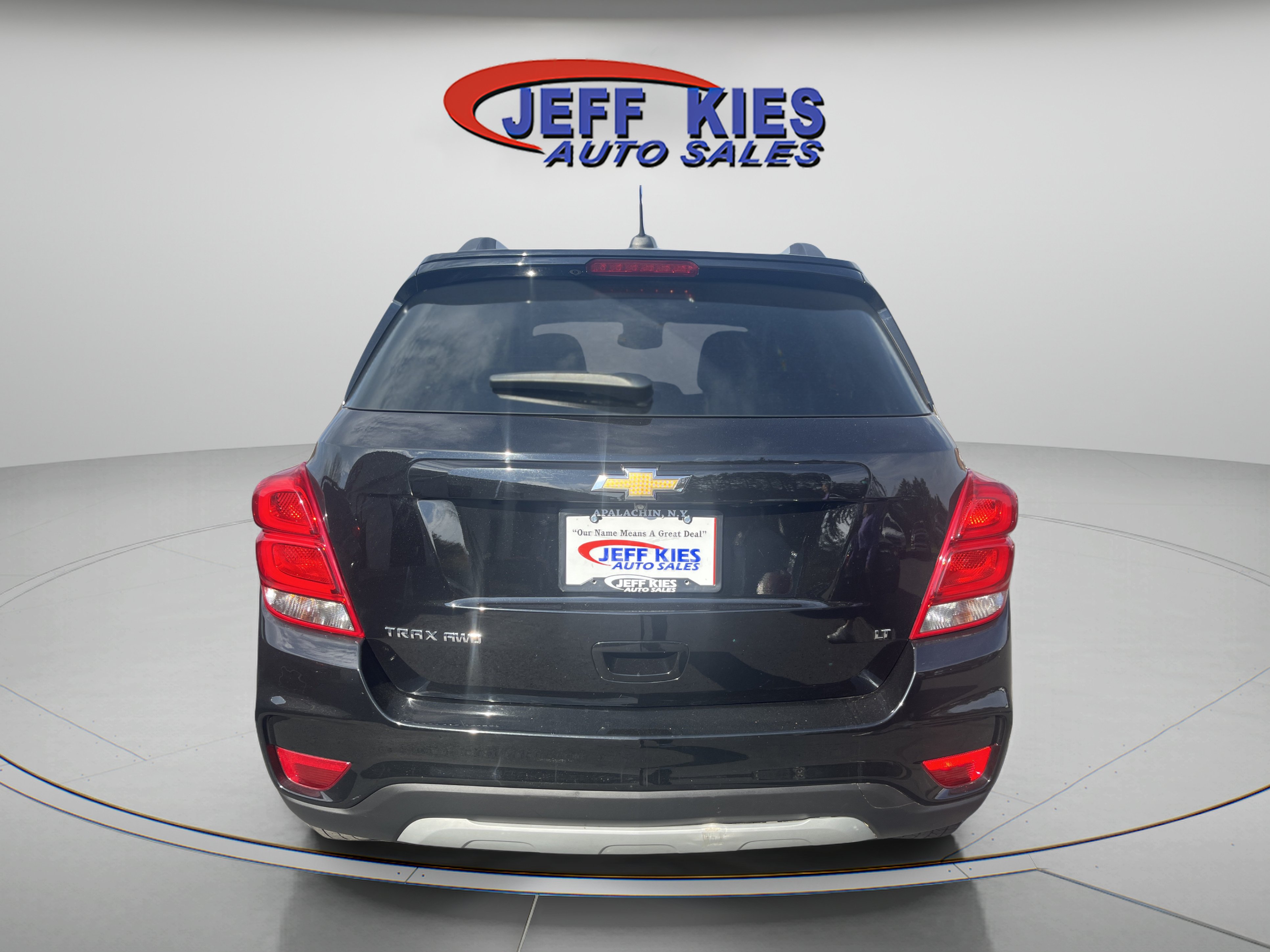 Used 2020 Chevrolet Trax LT w/ LT Convenience Package AWD/4WD image 6