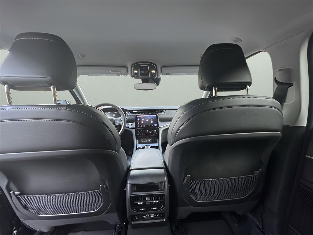 Used 2023 Jeep Grand Cherokee Limited image 25