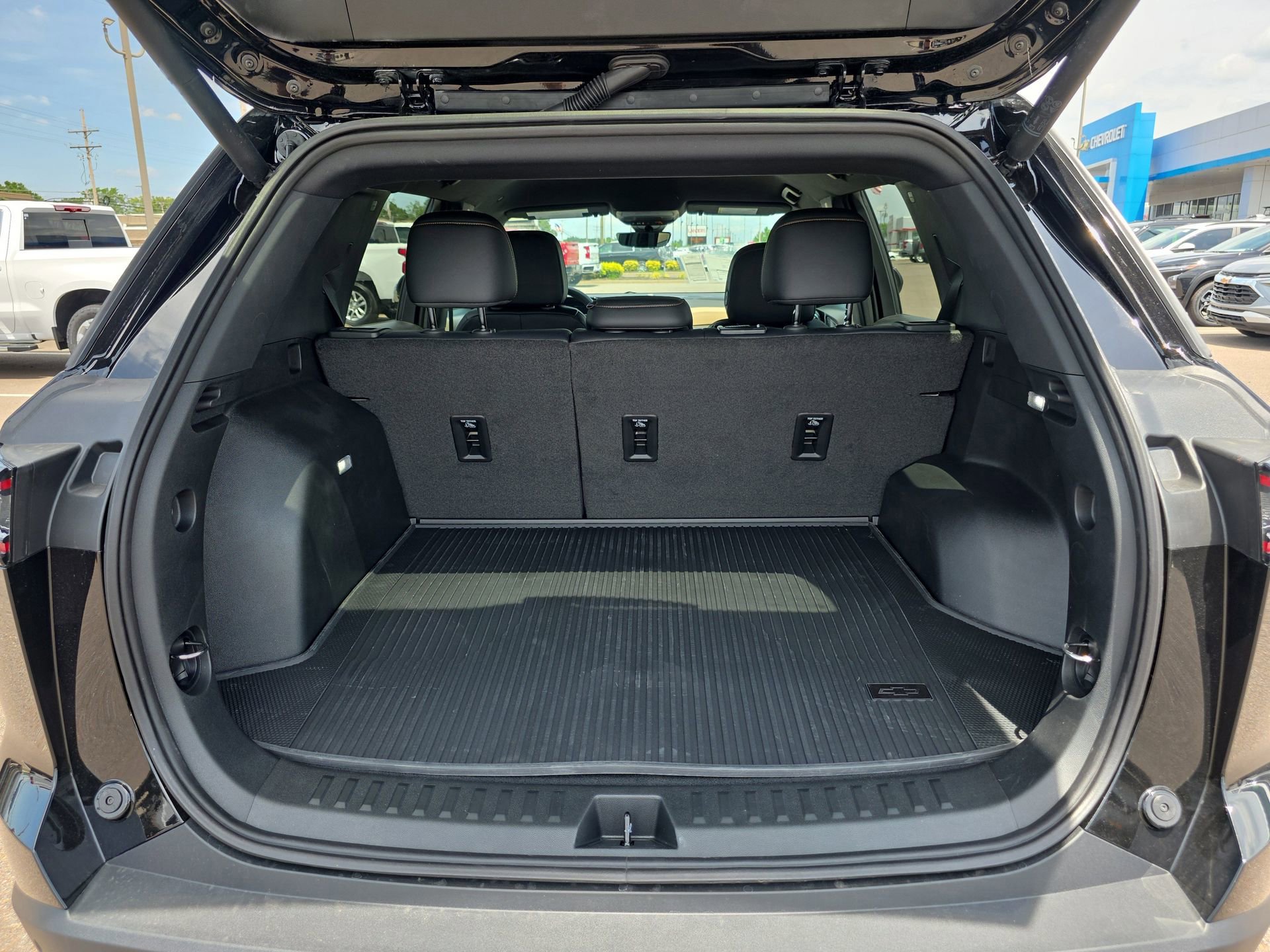 New 2026 Chevrolet Equinox ACTIV w/ Safety and Technology Package FWD image 13